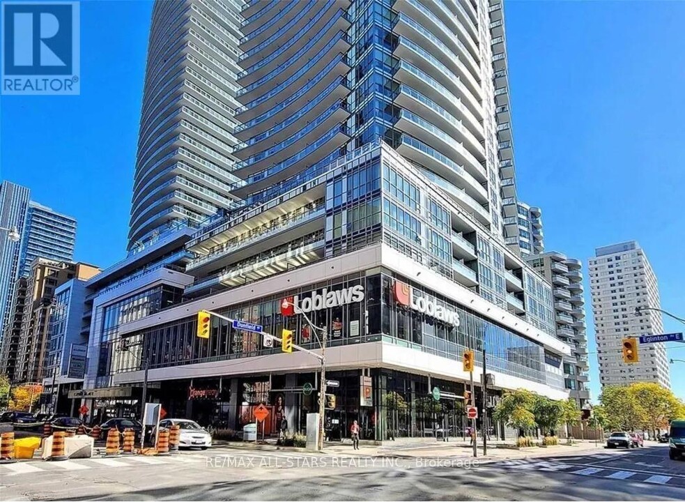 98-1098 Lillian St in Toronto, ON - Building Photo