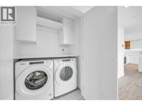 720 Farrow St in Coquitlam, BC - Building Photo - Building Photo