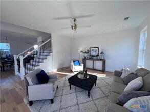 442 E North St in New Braunfels, TX - Building Photo - Building Photo