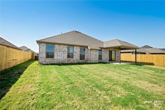 64 N Benchmark Ln in Fayetteville, AR - Building Photo - Building Photo