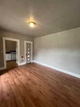 93754 Newport Ln in Coos Bay, OR - Foto de edificio - Building Photo