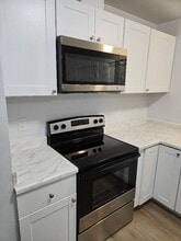 11054-11054 NE Glisan St in Portland, OR - Building Photo - Building Photo