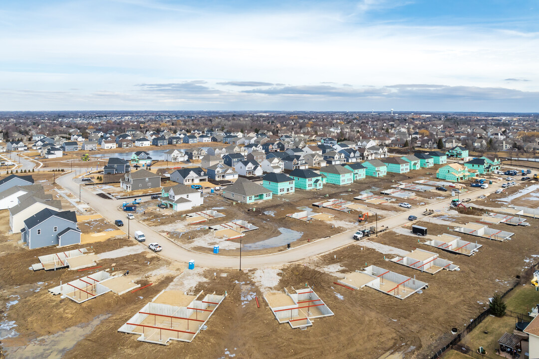 Westview Crossing in Algonquin, IL - Building Photo