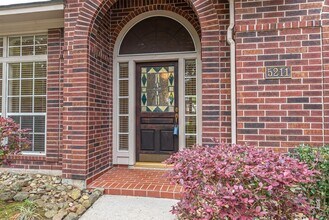 5211 High Glen Ct in Houston, TX - Building Photo - Building Photo