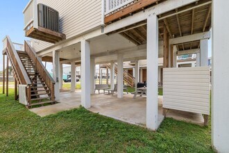 139 W Palm in Surfside Beach, TX - Building Photo - Building Photo