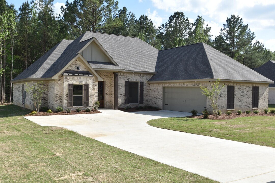 1155 Sanctuary Dr in Brandon, MS - Building Photo