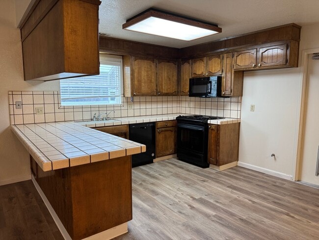 9717 Treetop Dr in Stockton, CA - Building Photo - Building Photo