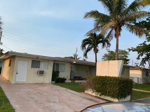 717 NE 10 ST in Hallandale Beach, FL - Foto de edificio - Interior Photo