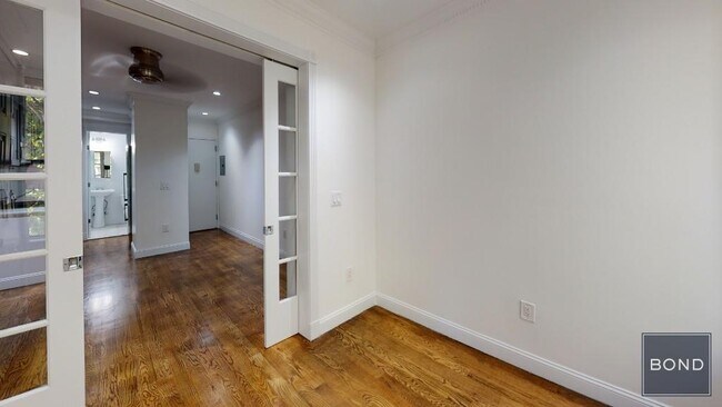 309 Mott St in New York, NY - Building Photo - Building Photo