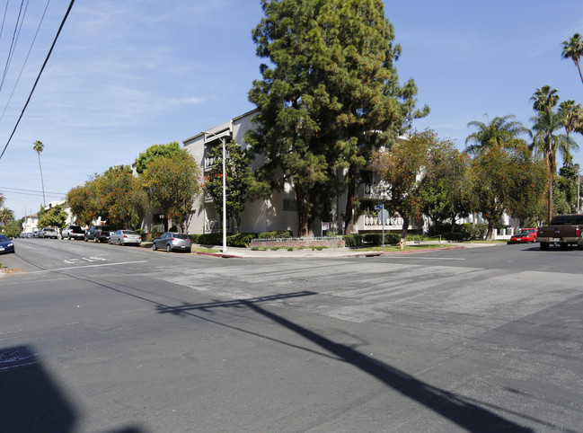 4255 W 5th St in Los Angeles, CA - Building Photo - Building Photo