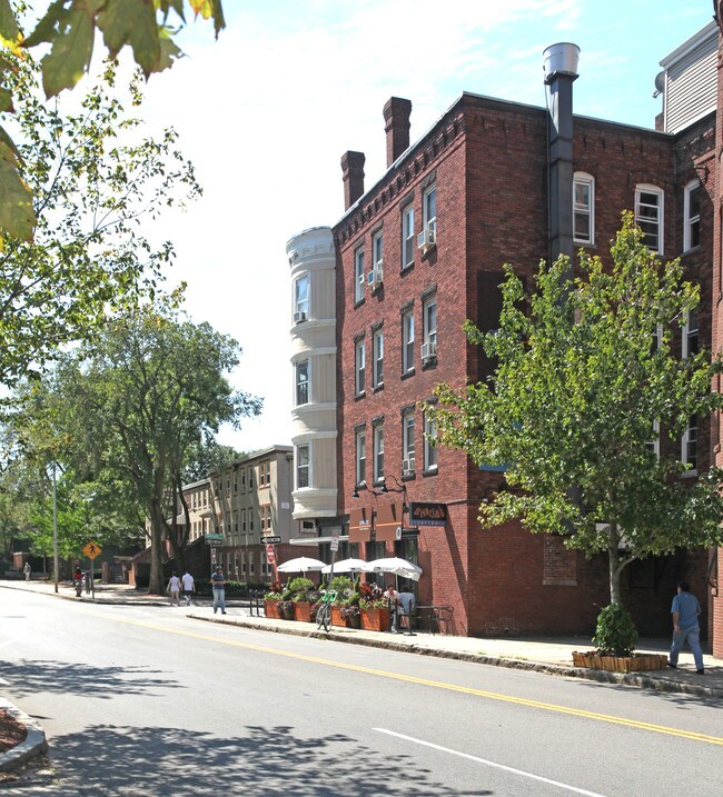 113 Harvard St in Cambridge, MA - Building Photo - Building Photo