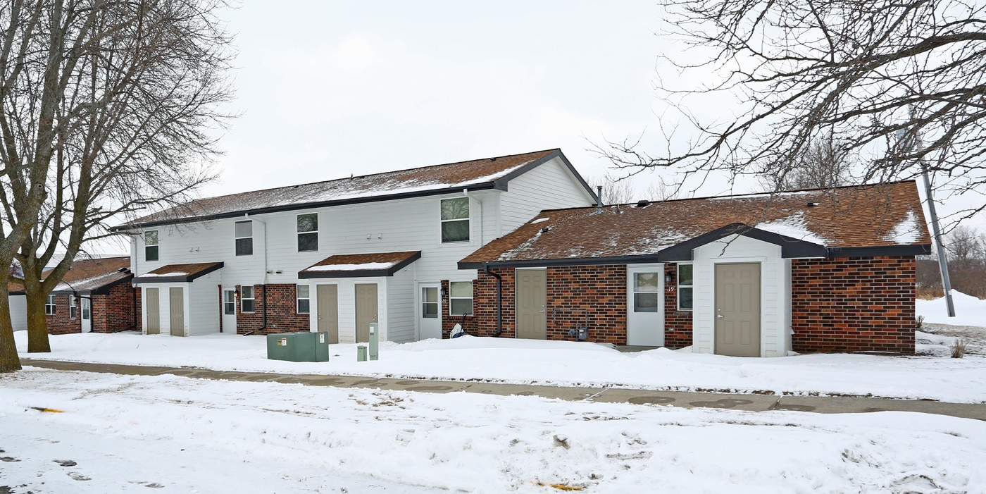 Oak Grove Apartments in Horicon, WI - Building Photo