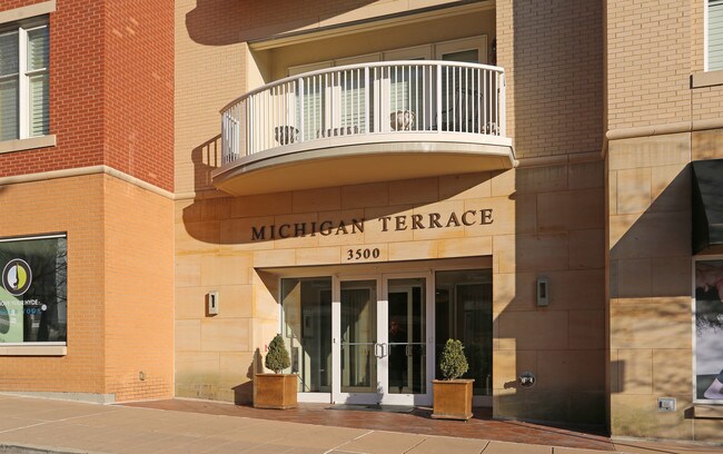 Michigan Terrace in Cincinnati, OH - Building Photo - Building Photo