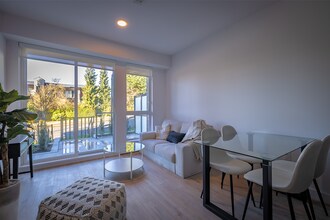 Axir in North Vancouver, BC - Building Photo - Building Photo