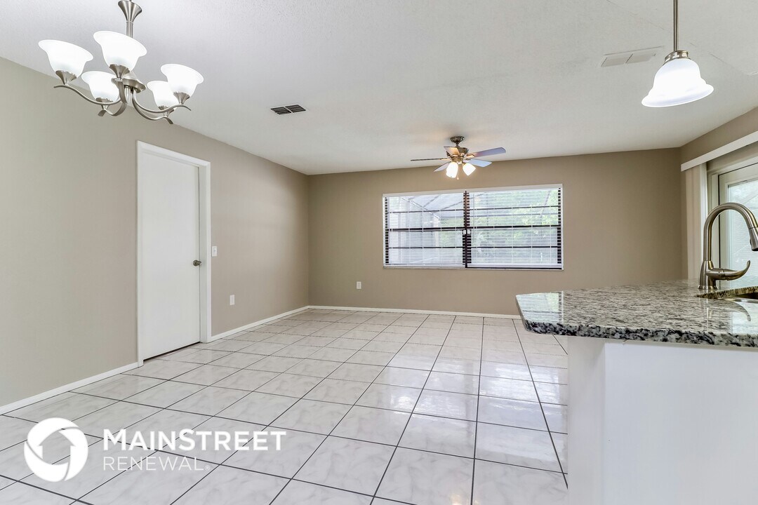 4211 Montano Ave in Spring Hill, FL - Building Photo