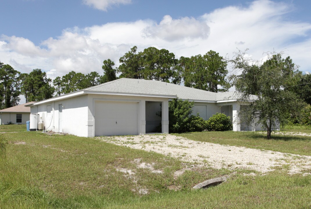 3008 Vernon Ave S in Lehigh Acres, FL - Building Photo