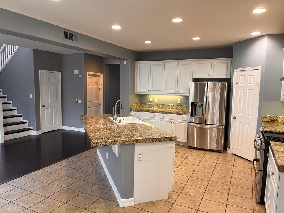 1579 E Washington Ave in San Jacinto, CA - Building Photo