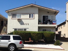 1056 W 9th St in San Pedro, CA - Building Photo