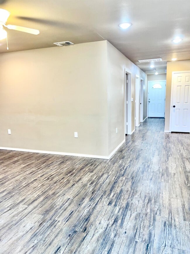 2613 Globe Ave in Lubbock, TX - Building Photo - Building Photo