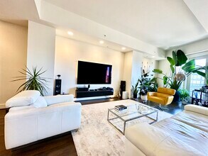 5055 Addison Cir, Unit 726 in Addison, TX - Foto de edificio - Building Photo