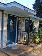 216 Katherine St in West Orange, TX - Foto de edificio - Building Photo