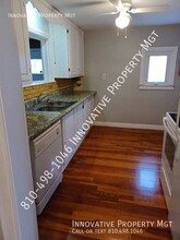 102 S Pine St in Fenton, MI - Building Photo - Building Photo