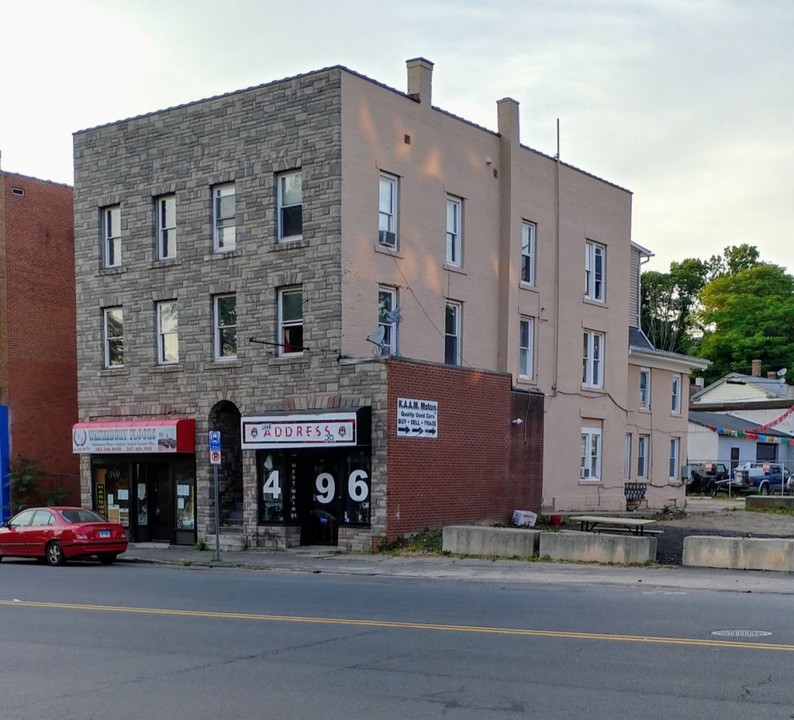 496-500 W Main St in Waterbury, CT - Building Photo