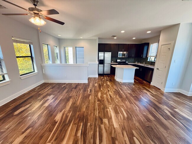 1501 Lorraine Loop in Austin, TX - Building Photo - Building Photo