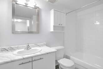 150 Rue Saint-Norbert in Montréal, QC - Building Photo - Building Photo