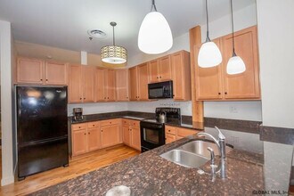387 3rd Ave in Troy, NY - Building Photo - Building Photo