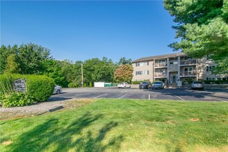 133 Fordson Ave in Cranston, RI - Foto de edificio - Building Photo