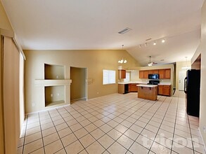 610 Largo Azul Ave in Henderson, NV - Foto de edificio - Building Photo