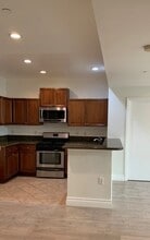 13951 Sherman Way, Unit 309 in Van Nuys, CA - Building Photo - Building Photo