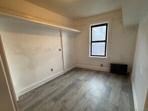 33-07 Junction Blvd in Queens, NY - Building Photo - Building Photo