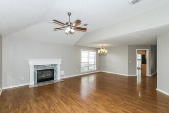 19019 Oakway Dr in Humble, TX - Building Photo - Building Photo