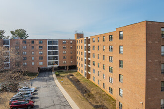 Elmont Condominium in Baltimore, MD - Building Photo - Building Photo