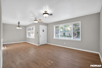 210 Mize St in Huntsville, TX - Foto de edificio - Building Photo