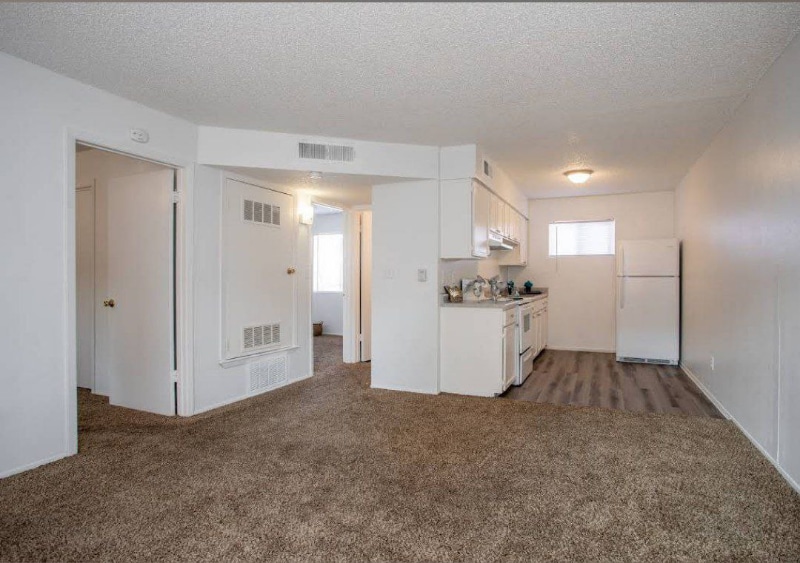 525 N Carolina Dr in El Paso, TX - Building Photo