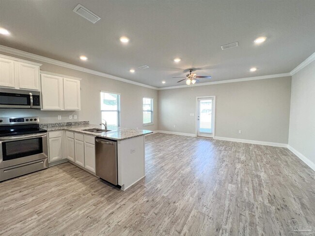 300 S F St in Pensacola, FL - Building Photo - Building Photo