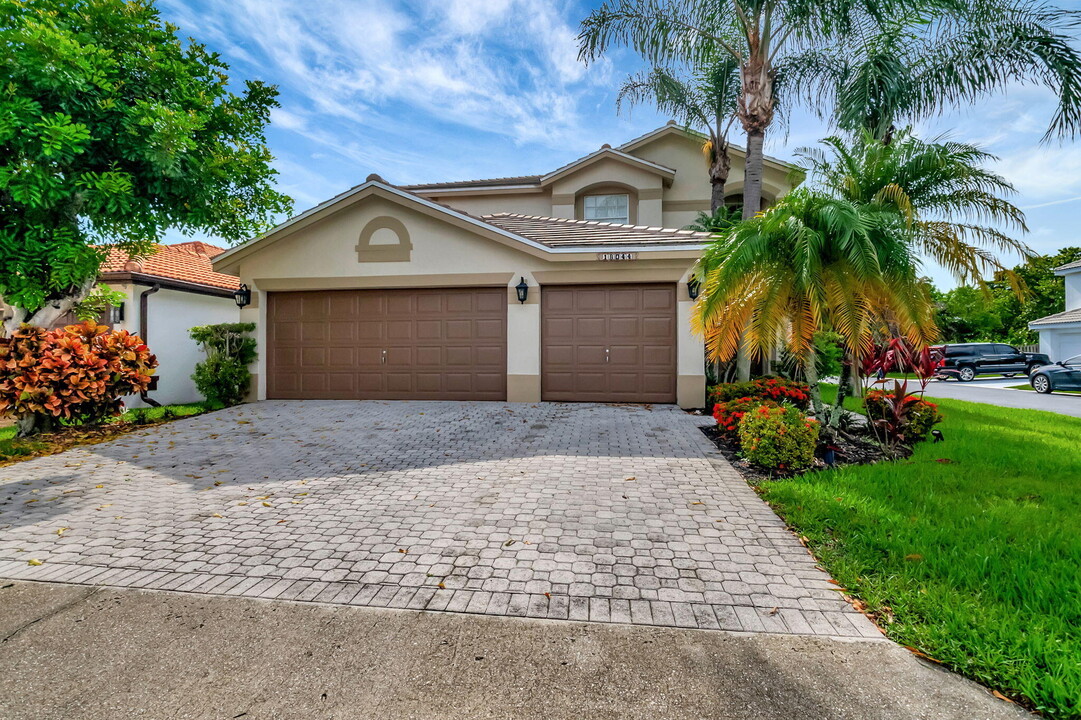 18044 Jazz Ln in Boca Raton, FL - Building Photo