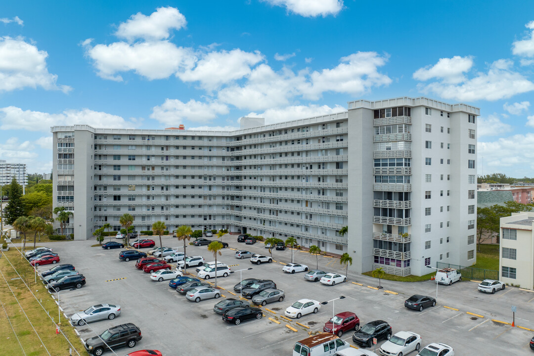 Fifth Moorings Condominium in North Miami Beach, FL - Building Photo