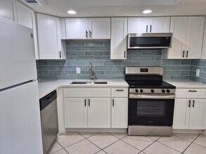 1507 SE Royal Green Cir in Port St. Lucie, FL - Building Photo - Building Photo