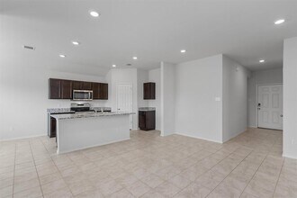 108 Ragnar Dr in Jarrell, TX - Building Photo - Building Photo