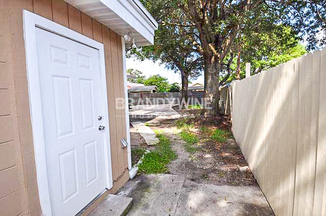 6606 N Cameron Ave in Tampa, FL - Building Photo - Building Photo