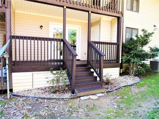 property at 1042 Rock Knoll Ct