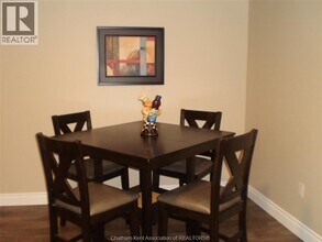 601 Grand Ave E in Chatham, ON - Building Photo - Building Photo