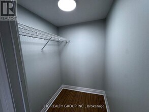 188 Doris Ave in Toronto, ON - Building Photo - Building Photo