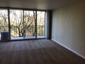 1811 Four Lakes Ave in Lisle, IL - Building Photo - Building Photo