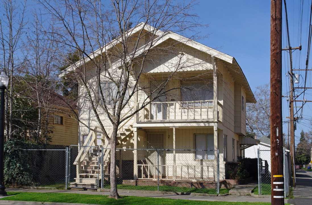 2832-2838 33rd St in Sacramento, CA - Building Photo