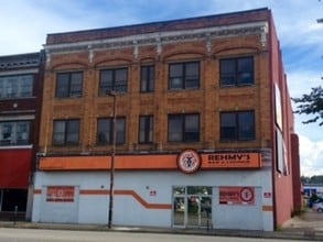 611 4th Ave in Huntington, WV - Building Photo - Building Photo